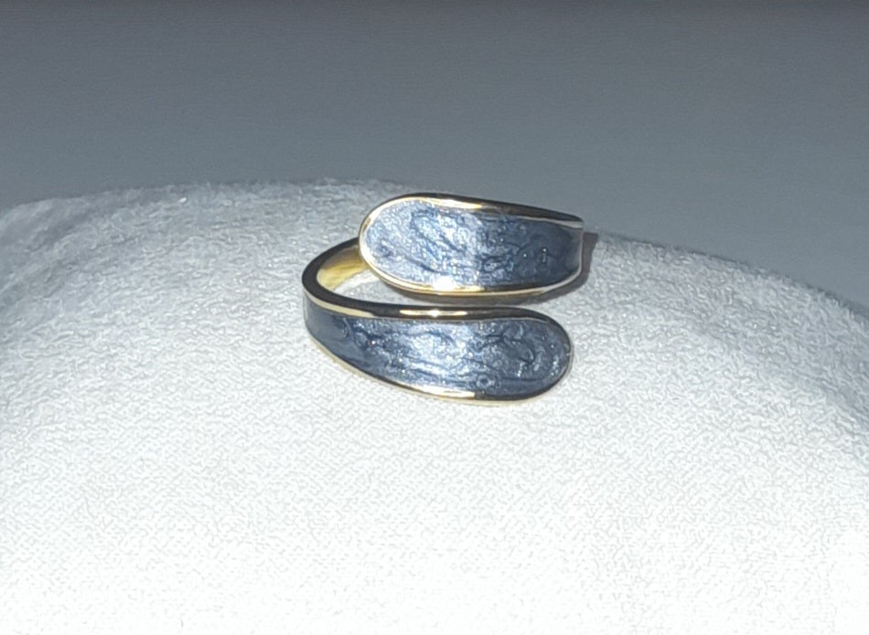 Pearly stainless steel adjustable ring