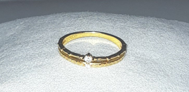 Gold plated ring with gem (US size 6)