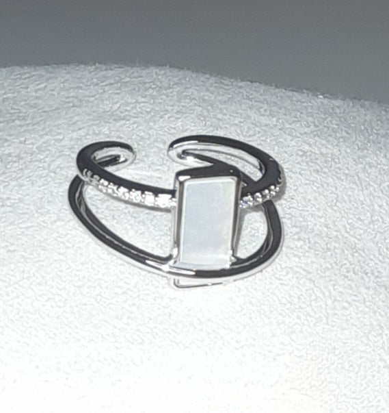Adjustable Steel Ring with a pearly rectangle and encrusted zircon