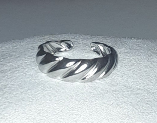 Stainless steel wavy textured adjustable ring (golden or silver colour)